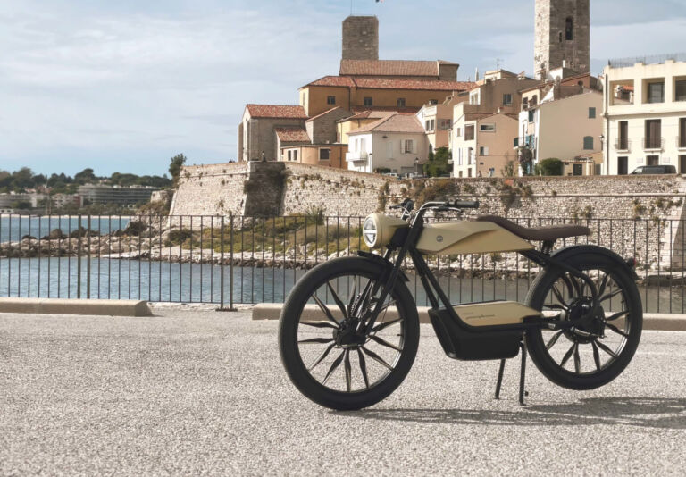Pininfarina designs a bespoke e-moped for Eysing